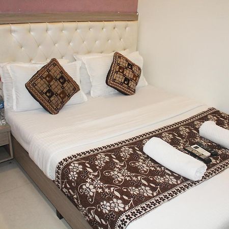 Hotel Time Gold Near Domestics Airport Bombaim Exterior foto